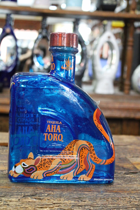 Tequila Aha Toro Edición Especial Blanco 750 ML
